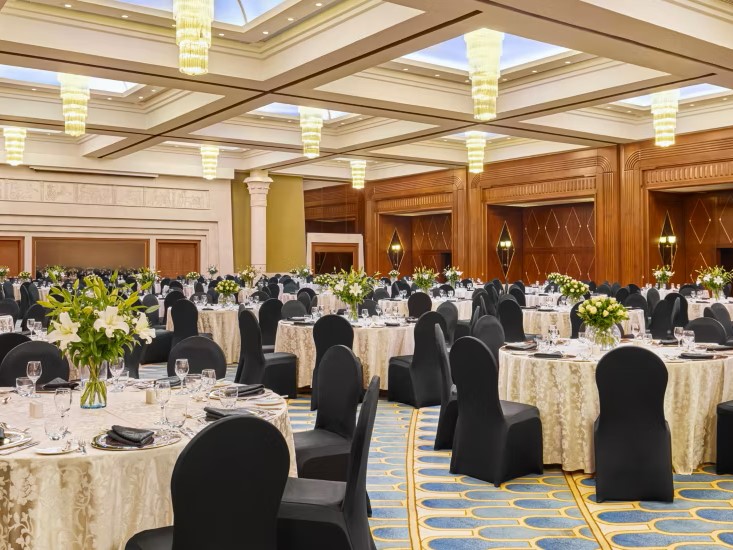 قاعة الحمراء فندق إنتركونتيننتال سيتي ستارز القاهرة