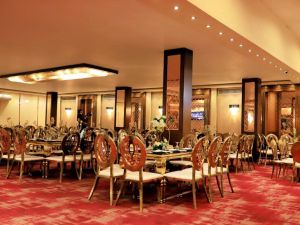 جولدن هولز نادى السكة - 7