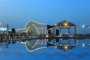 قاعة اللسان اوبن اير الفيوم
