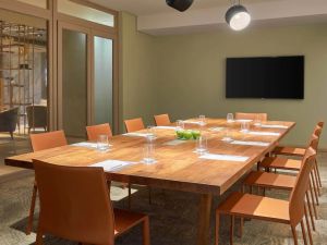 قاعات الاجتماعات حياة ريجنسي كايرو ويست