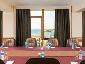 قاعات الاجتماعات فندق شيراتون المنتزه