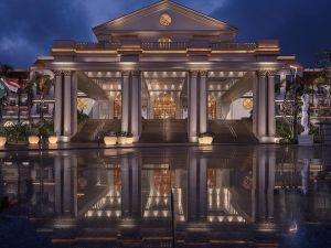 حديقة سيرينتي جاردن فندق سانت ريجيس العاصمة الجديدة