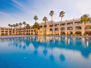 قاعة الأوبن إير فندق هلنان لاندمارك