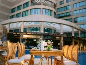 قاعة الأوبن إير فندق هلنان لاندمارك - 12