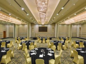 قاعة فيينا فندق تريومف لاكشري القاهرة الجديدة - 4