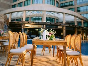 قاعة الأوبن إير فندق هلنان لاندمارك - 13