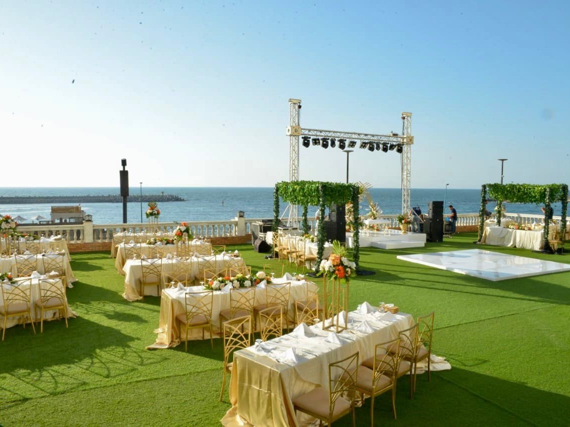 القاعة الاوبن اير فندق المحروسه الاسكندرية