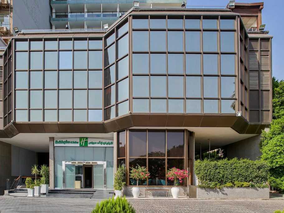 قاعة الزفاف الأوبن إير هوليداى ان المعادى