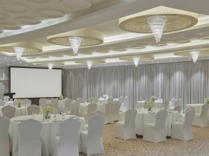 قاعات المؤتمرات فندق كراون بلازا قصر الرياض - 2