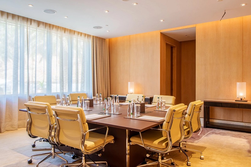 غرفة اجتماعات ذا ماوتن منتجع جميرا مسقط