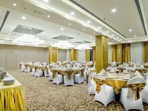 قاعة المروج أوت دور فندق المروج جراند مسقط