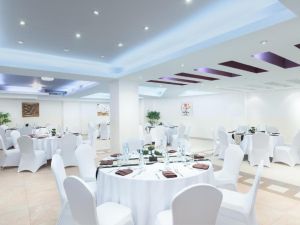 قاعة فندق أمواج الحيل