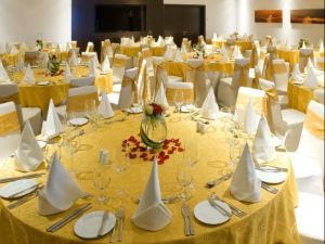 قاعة سلوى فندق هوليدي ان السيب