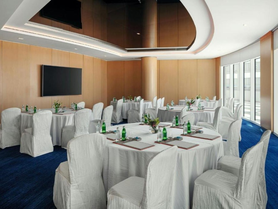 قاعات الاجتماعات منتجع سانت ريجيس مسقط