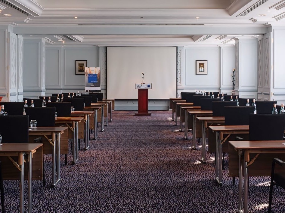 قاعات الاجتماعات فندق راديسون بلو مسقط