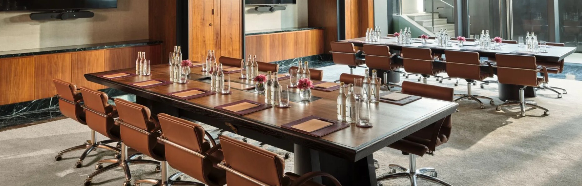 قاعة اجتماعات مارينا 2 فندق ذا لانا دورشستر كوليكشن دبي
