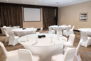 Salle Baniyas – Radisson Blu Hotel & Resort Abu Dhabi Corniche