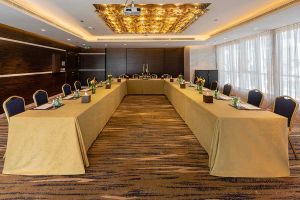 قاعة البورد روم (The Boardroom) فندق جنة برج السراب أبوظبي - 5