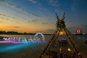 West Bay Beach – Radisson Blu Hotel & Resort Abu Dhabi Corniche