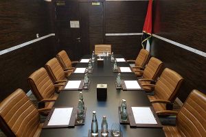 قاعة البورد روم (The Boardroom) فندق جنة برج السراب أبوظبي - 2