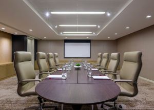 Salle de réunion Delma 2 – Marriott Downtown Abu Dhabi