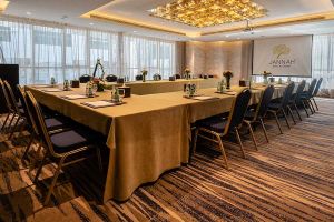 قاعة البورد روم (The Boardroom) فندق جنة برج السراب أبوظبي - 4