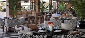 مطعم WAKA منتجع سوفيتيل شاطئ الحمراء رأس الخيمة