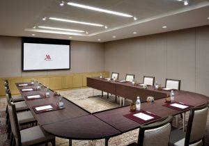Salle de réunion Delma 5 – Marriott Downtown Abu Dhabi