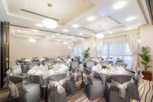 قاعة الاجتماعات التنفيذية 2 (Executive Meeting Room 2) فندق غراند ميركيور مجلس ريزيدنسز أبوظبي