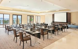 Salle de Réunion Crescent 1 – Fairmont The Palm Dubai
