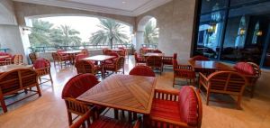 تراس Café on First منتجع وفلل دوسيت عجمان