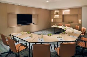 Sall Meeting Room – Mövenpick Resort Al Marjan Island