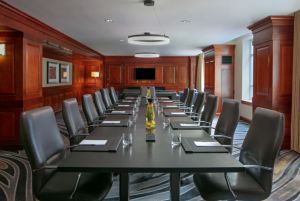 Salle de réunion Delma 1 – Marriott Downtown Abu Dhabi