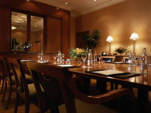 Al Majilis – Corniche Abu Dhabi Hotel