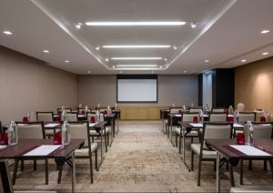 Salle de réunion Delma 6 – Marriott Downtown Abu Dhabi