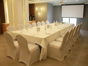 فندق هوليداي انترناشيونال الشارقة - 2