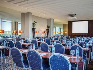 قاعات الاجتماعات فندق سنترو الشارقة