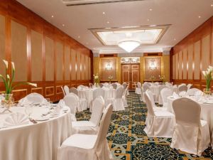 قاعة فندق كورنيش الشارقة - 3