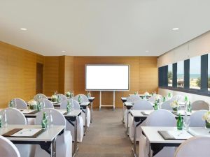 قاعة المؤتمرات فندق ويندام جاردن كورنيش عجمان - 2