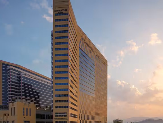 دبل تري من هيلتون مدينة الفجيرة