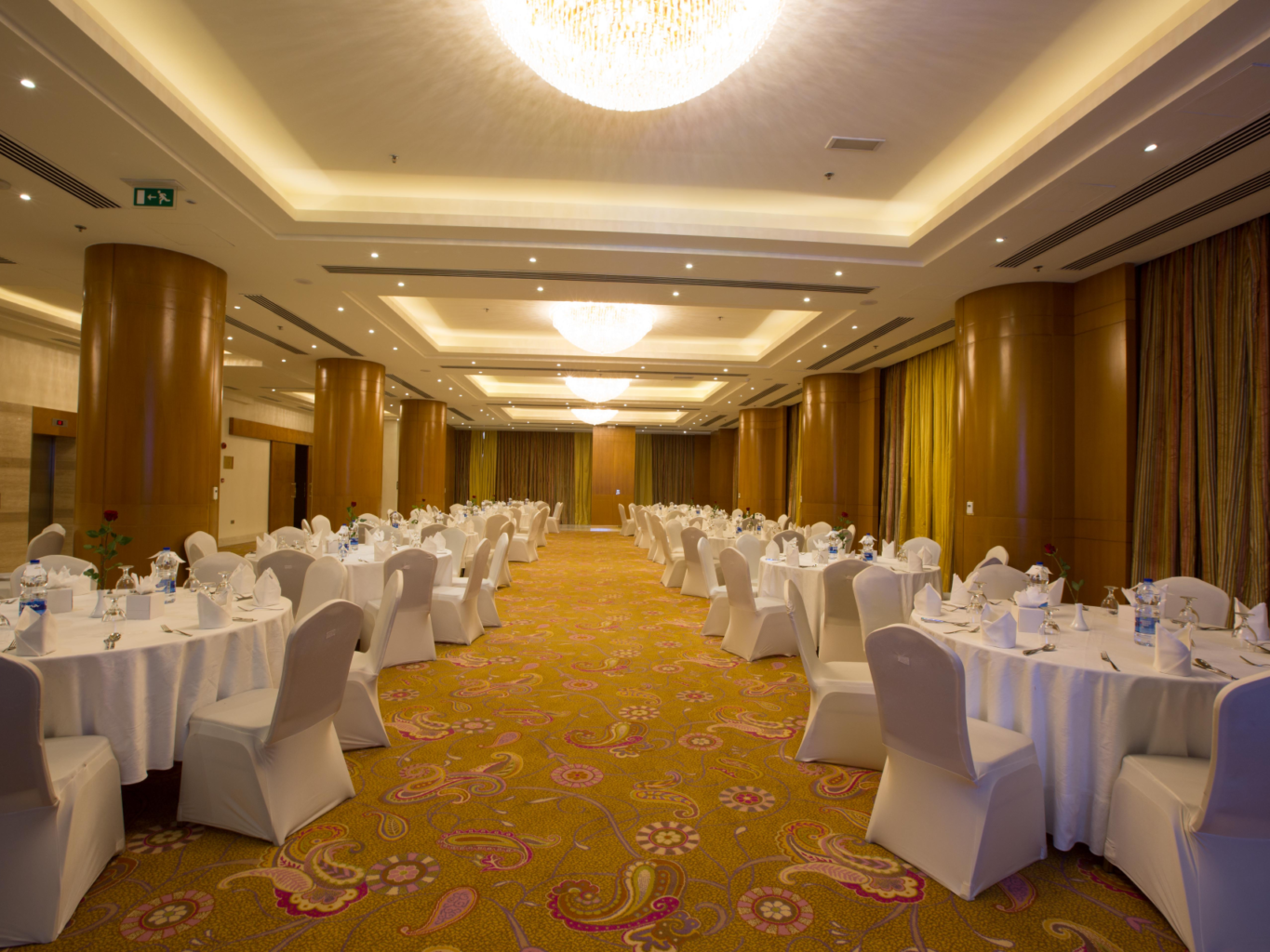 قاعة غرناطة فندق ريان الشارقة