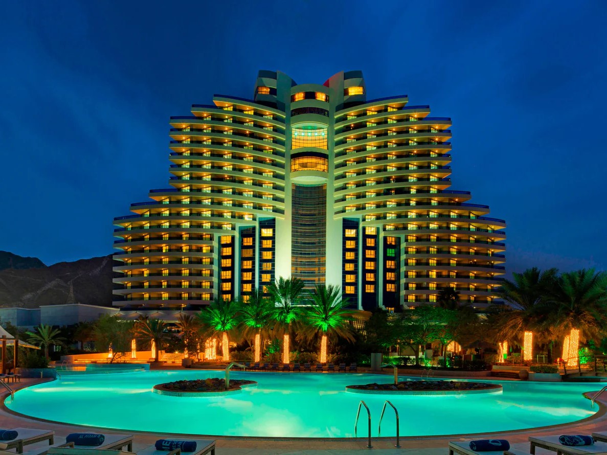 قاعة رقص هاجر منتجع لو ميريديان شاطئ العقّة