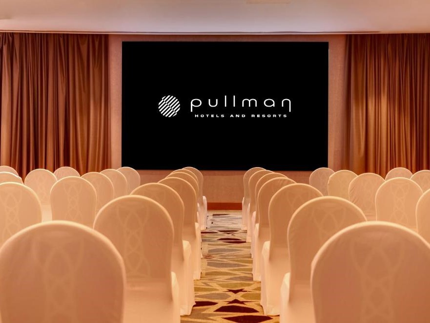 قاعة المؤتمرات فندق بولمان الشارقة